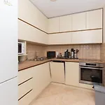 Chic & Serene Apartment-your Relaxing Oasis דירה *