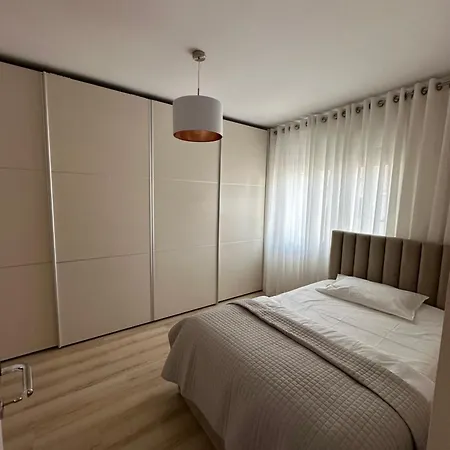 Apartment Chic & Serene Apartment-your Relaxing Oasis Tirana