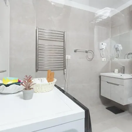 Chic & Serene Apartment-your Relaxing Oasis Lejlighed Tirana