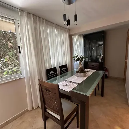 Chic & Serene Apartment-your Relaxing Oasis * Τίρανα