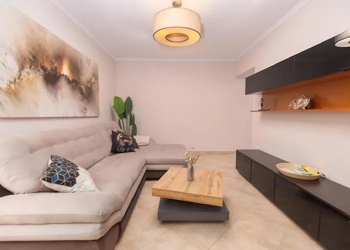 Chic & Serene Apartment-your Relaxing Oasis Appartamento